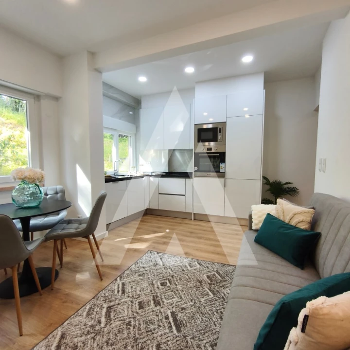 Apartamento T2 para Venda em Benfica Foto 5