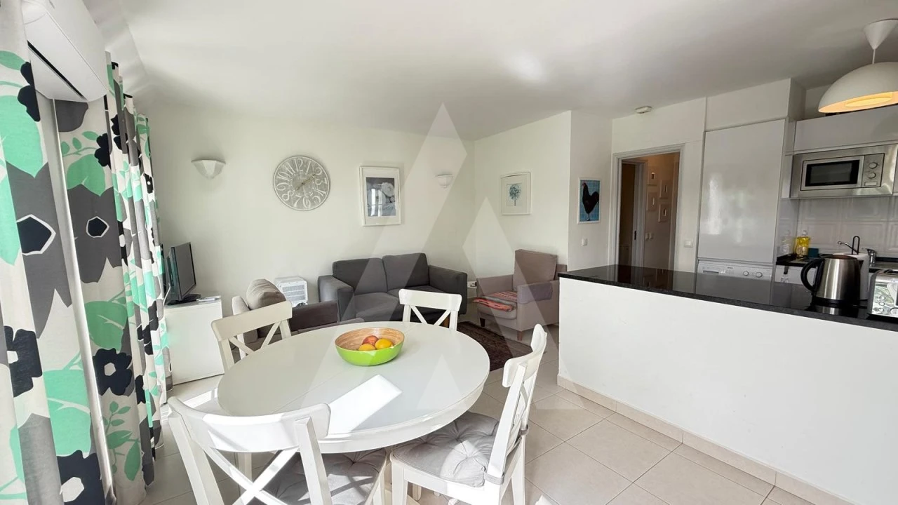 Apartamento T2 para Venda em Quarteira Foto 4