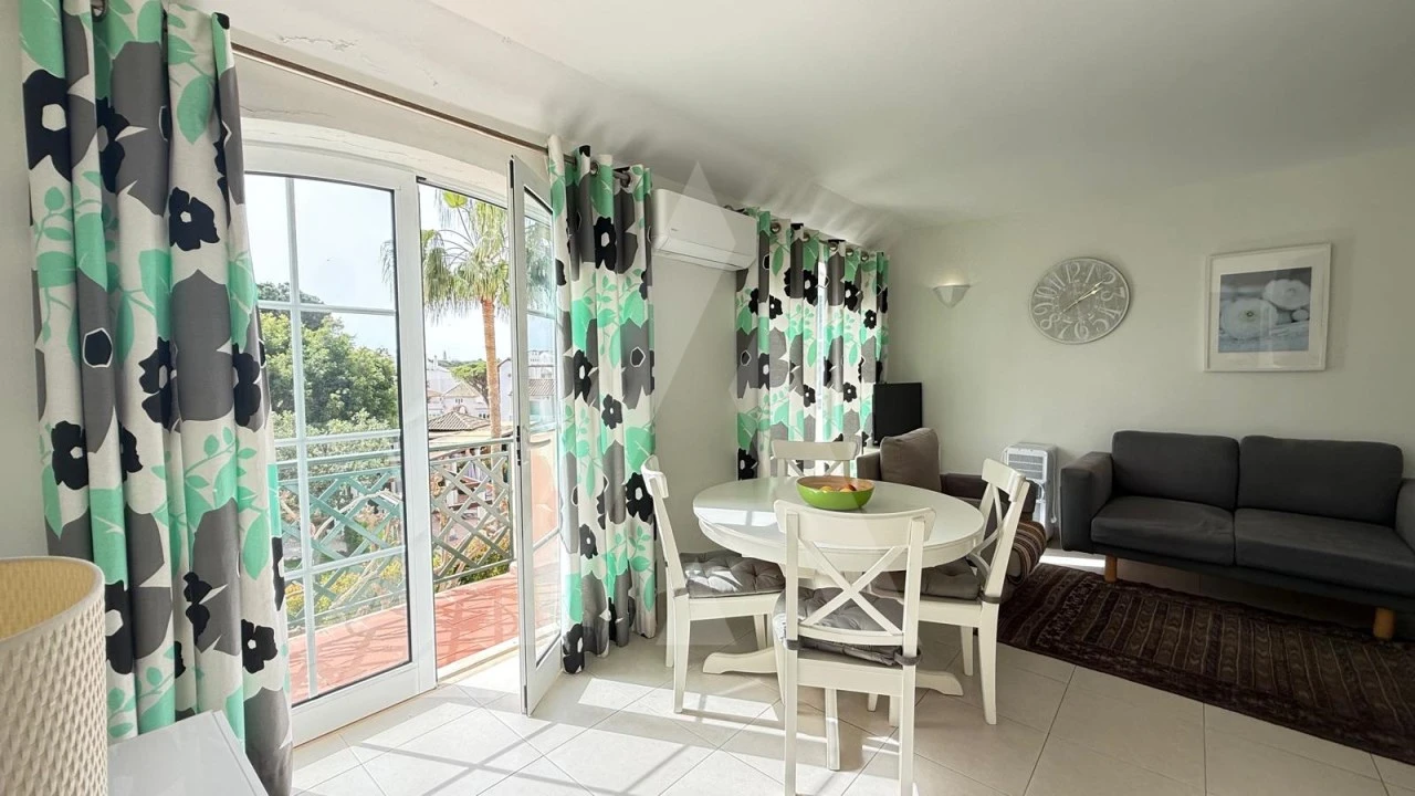 Apartamento T2 para Venda em Quarteira Foto 2