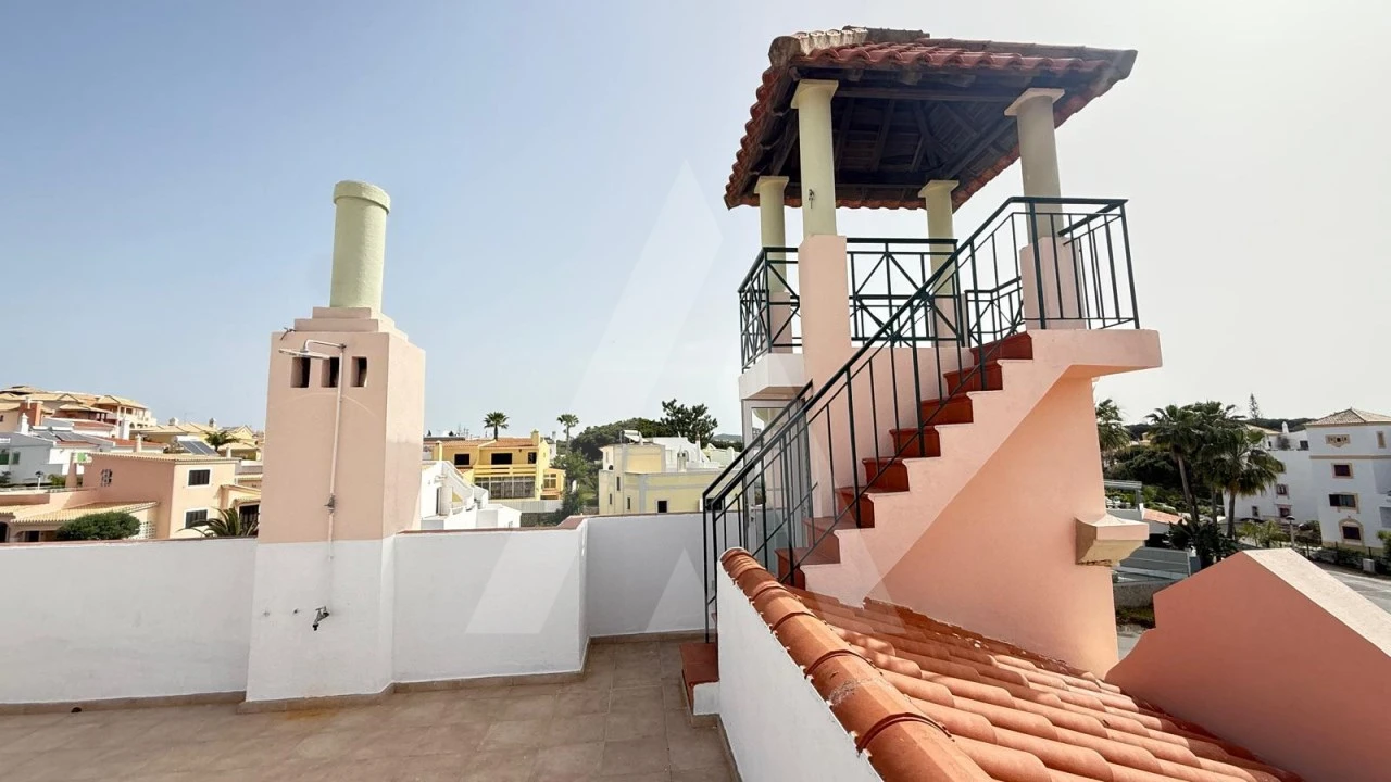 Apartamento T2 para Venda em Quarteira Foto 22