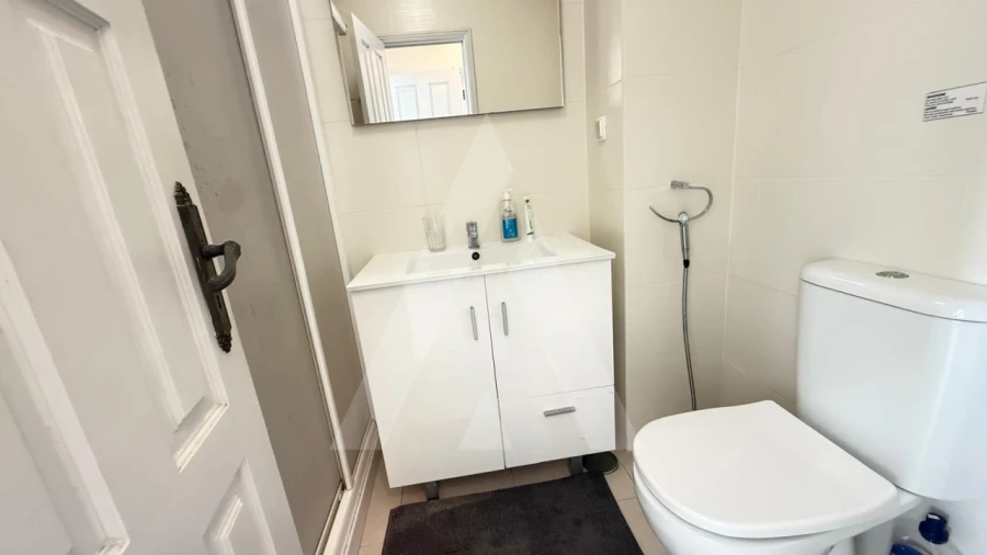 Apartamento T2 para Venda em Quarteira Foto 17