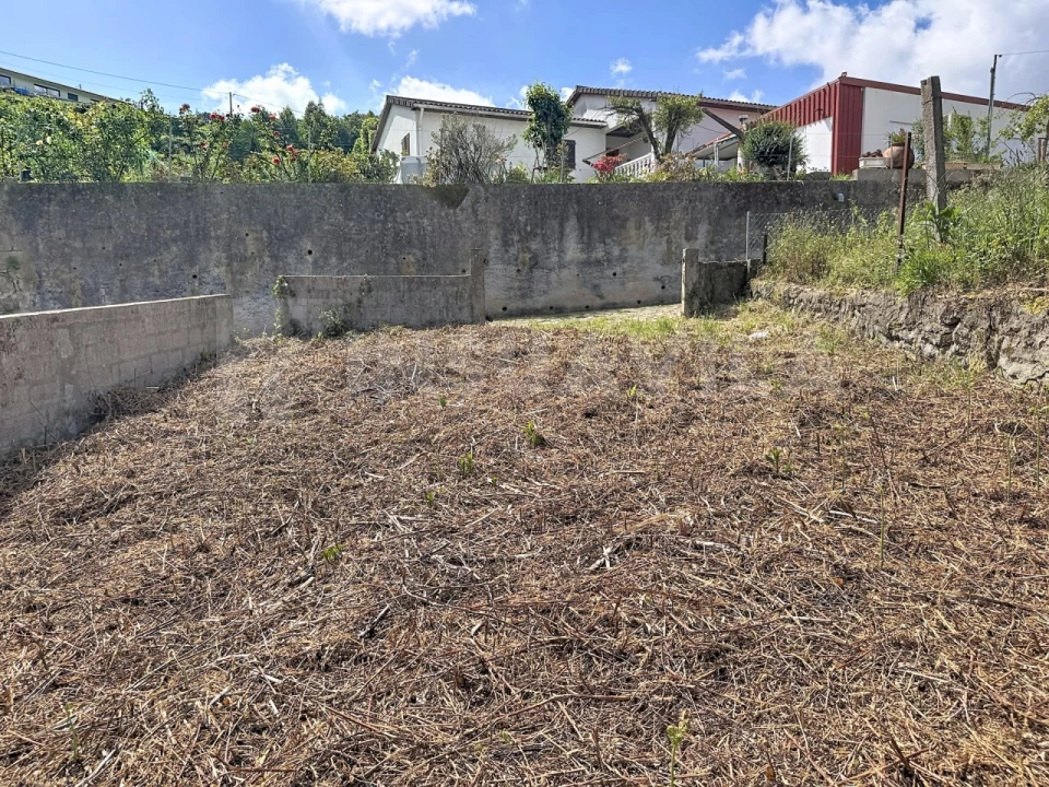 Moradia T1 para Venda em Gondarem Foto 18