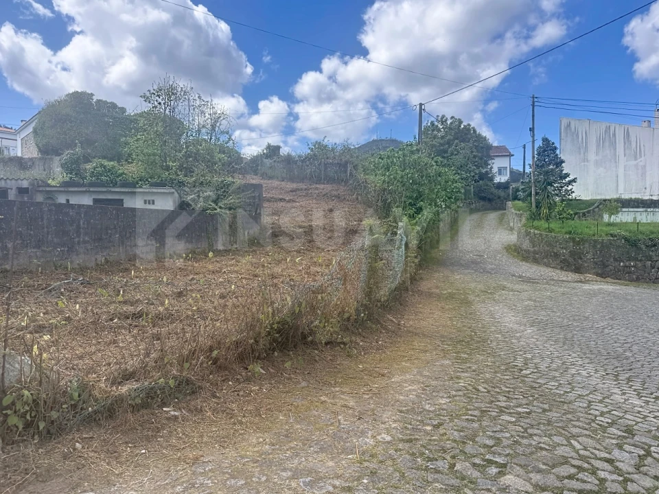 Moradia T1 para Venda em Gondarem Foto 20