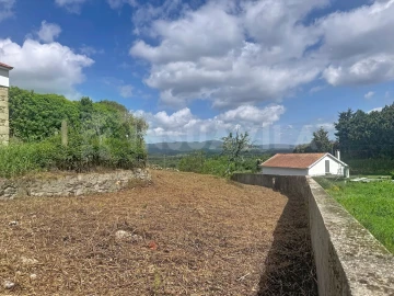 Moradia T1 para Venda em Gondarem