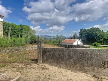 Moradia T1 para Venda em Gondarem