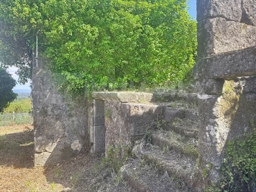 Moradia T1 para Venda em Gondarem
