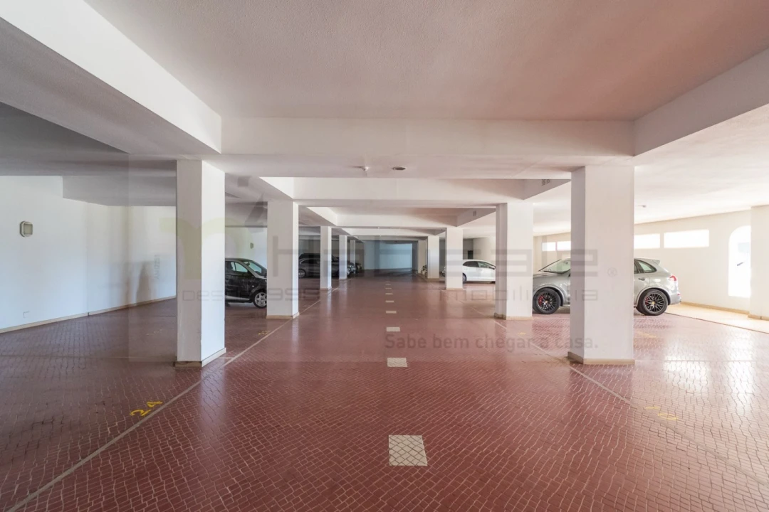 Apartamento T3 para Venda em Carcavelos e Parede Foto 19