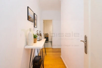 Apartamento T3 para Venda em Carcavelos e Parede