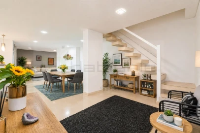 Apartamento T3 para Venda em Carcavelos e Parede