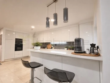 Apartamento T3 para Venda em Carcavelos e Parede