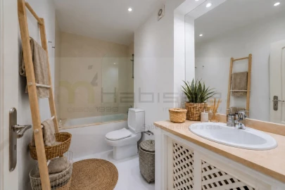 Apartamento T3 para Venda em Carcavelos e Parede