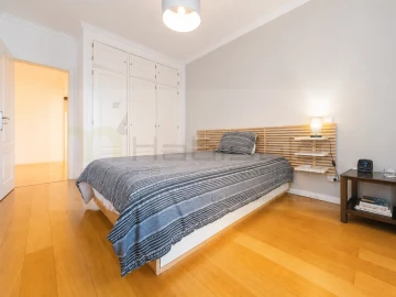Apartamento T3 para Venda em Carcavelos e Parede