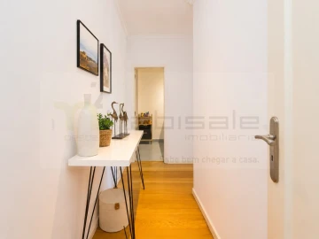 Apartamento T3 para Venda em Carcavelos e Parede
