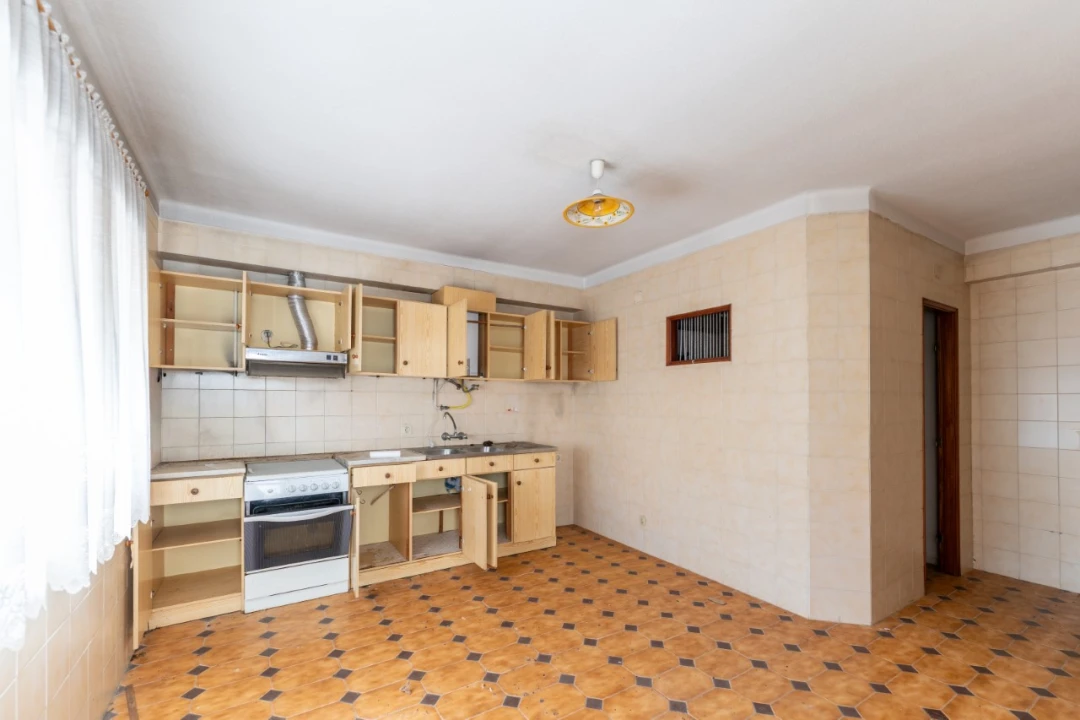 Apartamento T2 para Venda em Nazare Foto 12