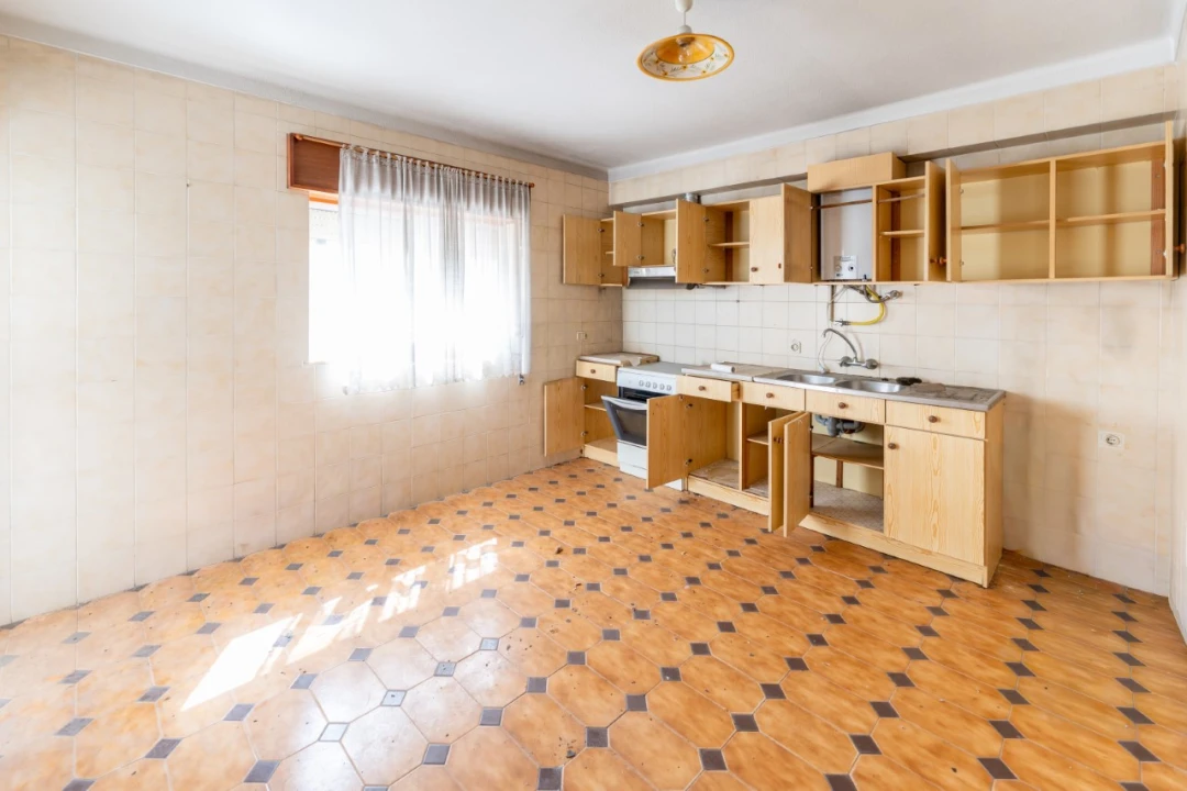 Apartamento T2 para Venda em Nazare Foto 11