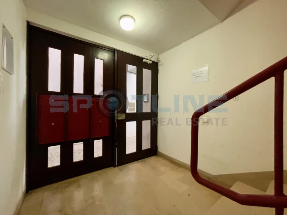 Apartamento T1 para Venda em Quarteira Foto 3