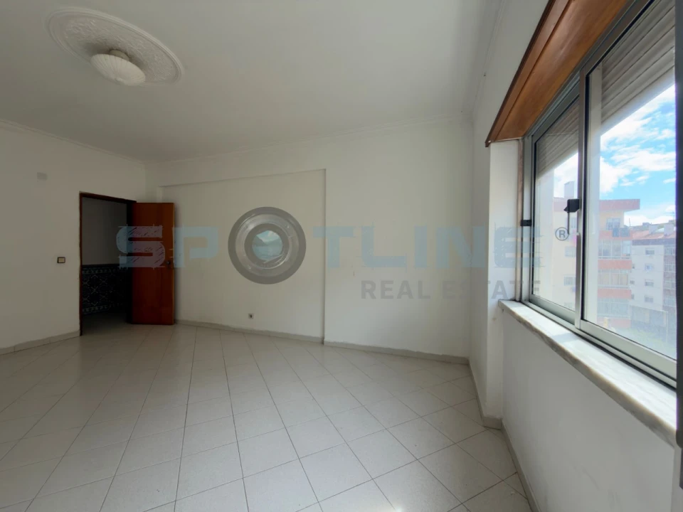 Apartamento T2 para Venda em Rio de Mouro Foto 14
