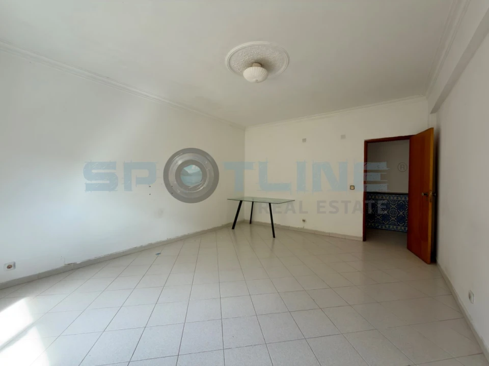 Apartamento T2 para Venda em Rio de Mouro Foto 15