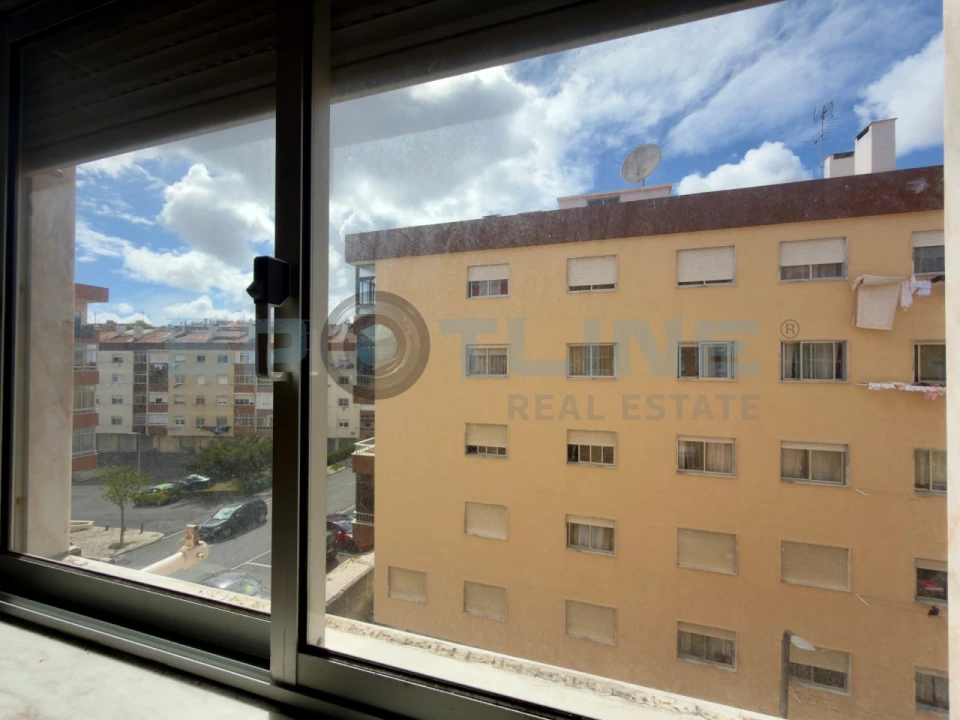 Apartamento T2 para Venda em Rio de Mouro Foto 17