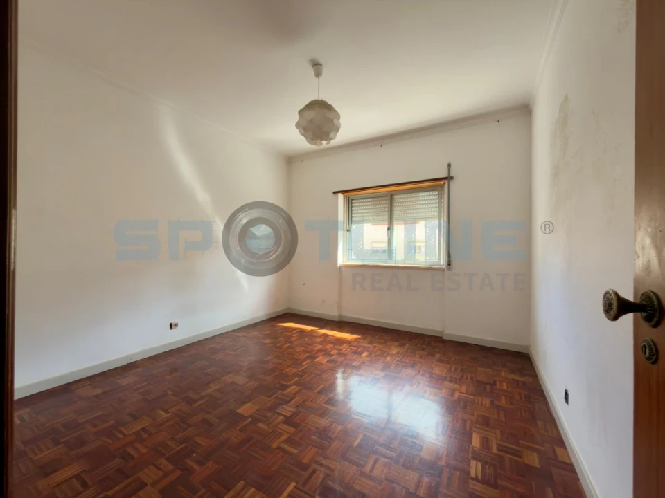 Apartamento T2 para Venda em Rio de Mouro Foto 24
