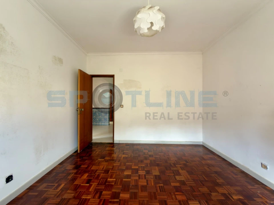 Apartamento T2 para Venda em Rio de Mouro Foto 28