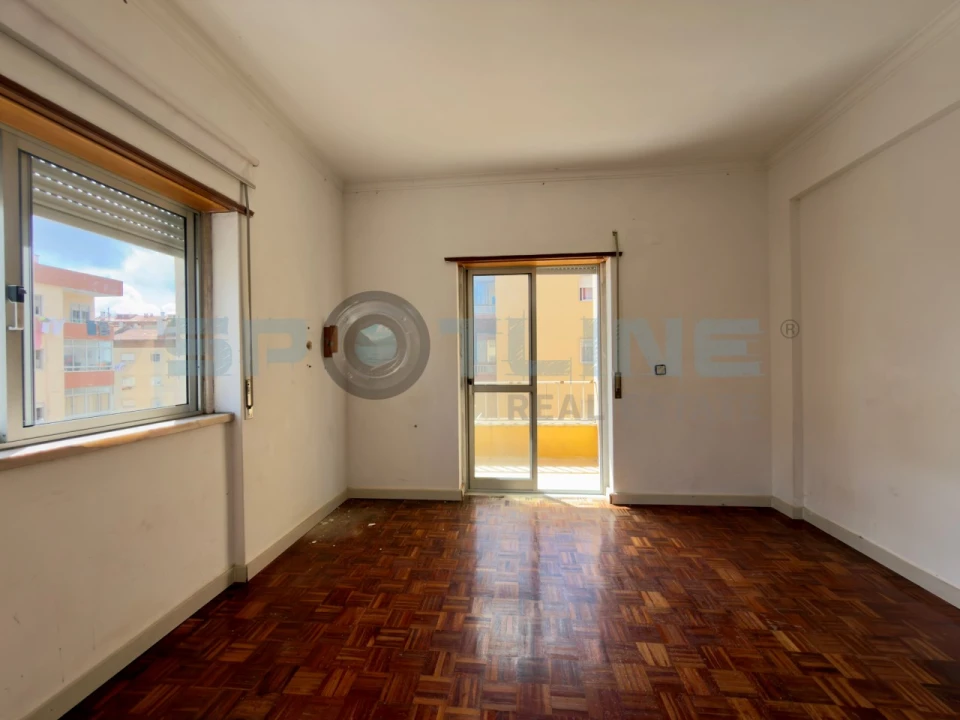 Apartamento T2 para Venda em Rio de Mouro Foto 32