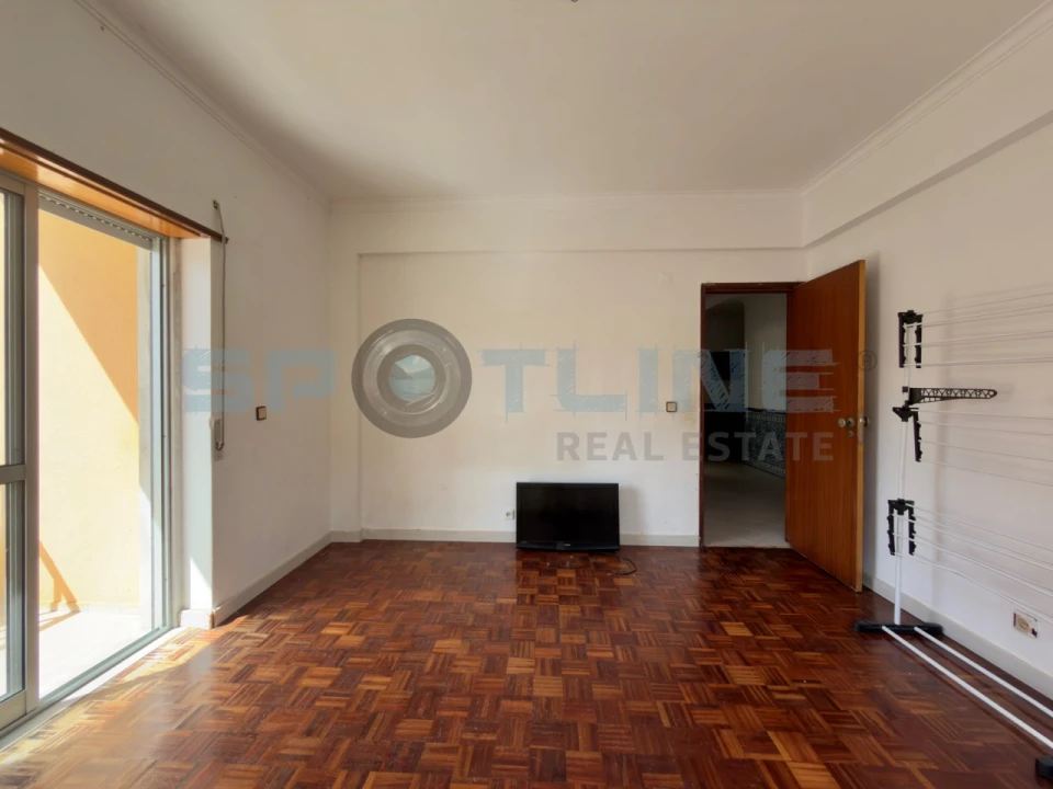Apartamento T2 para Venda em Rio de Mouro Foto 33