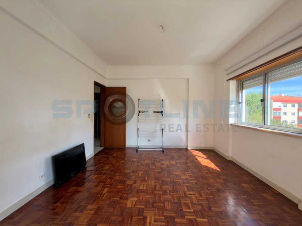 Apartamento T2 para Venda em Rio de Mouro Foto 34