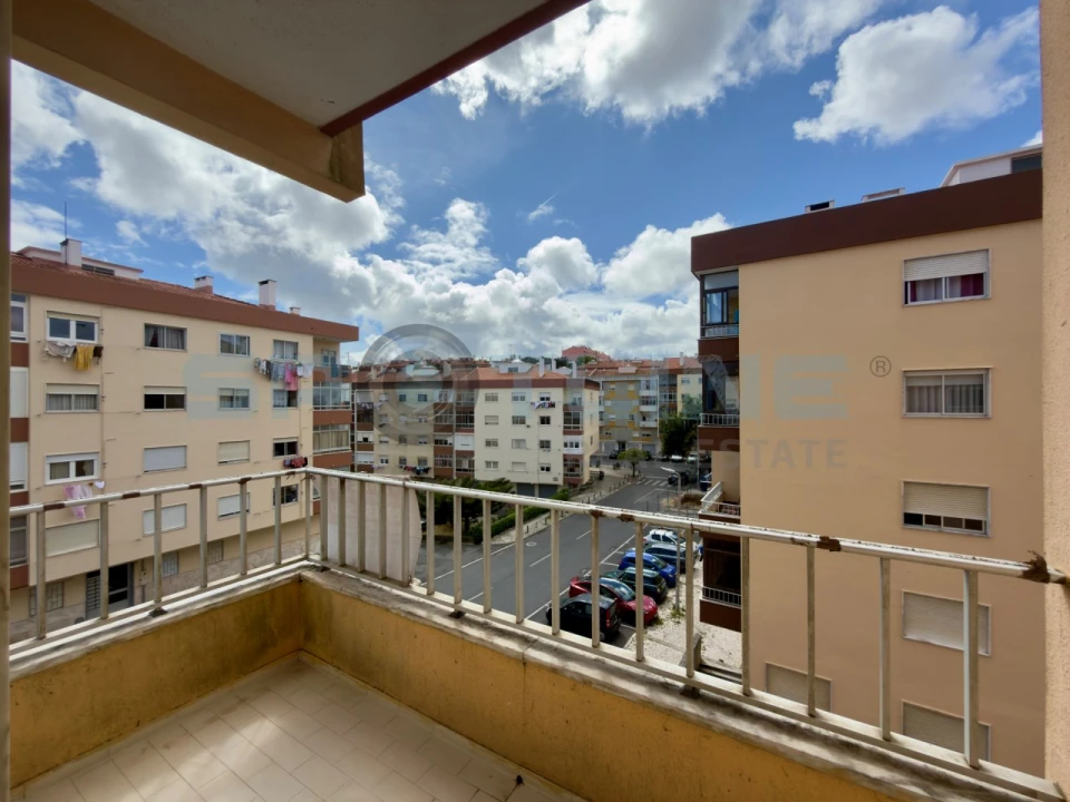 Apartamento T2 para Venda em Rio de Mouro Foto 1