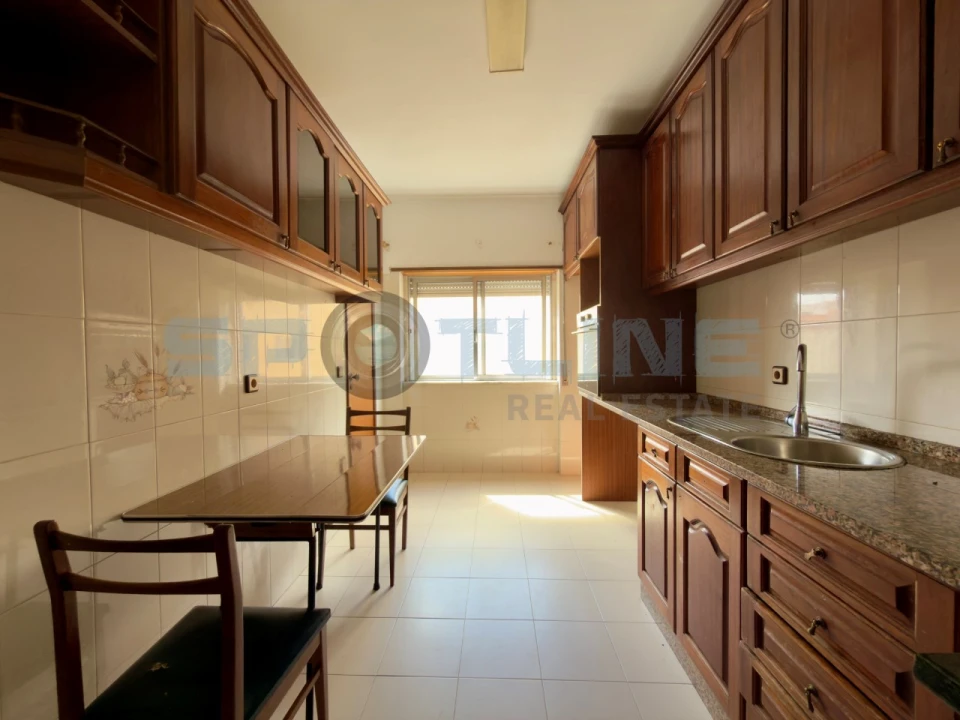 Apartamento T2 para Venda em Rio de Mouro Foto 39