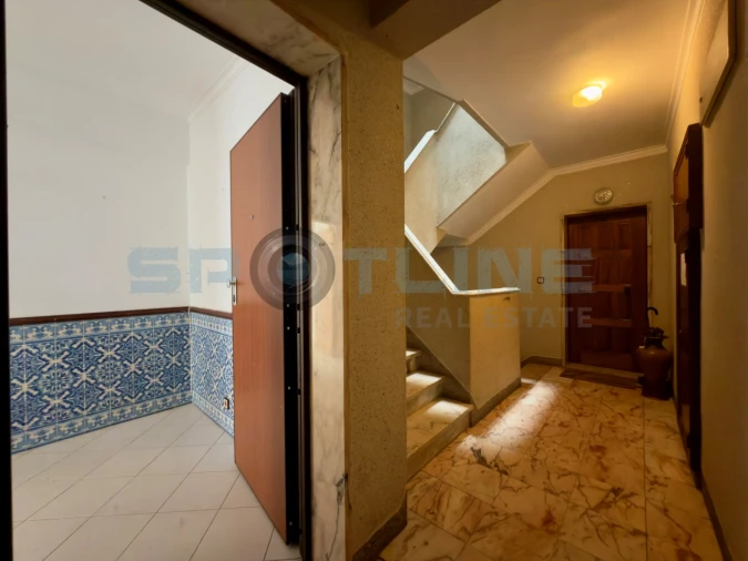 Apartamento T2 para Venda em Rio de Mouro Foto 5