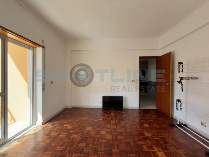 Apartamento T2 para Venda em Rio de Mouro Foto 33