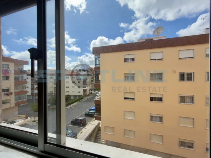 Apartamento T2 para Venda em Rio de Mouro Foto 44