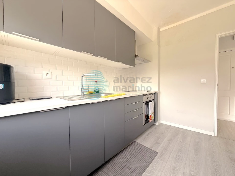 Apartamento T2 para Arrendamento em Vimeiro Foto 4