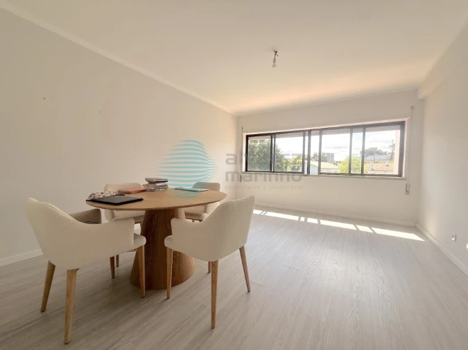 Apartamento T2 para Arrendamento em Vimeiro Foto 6