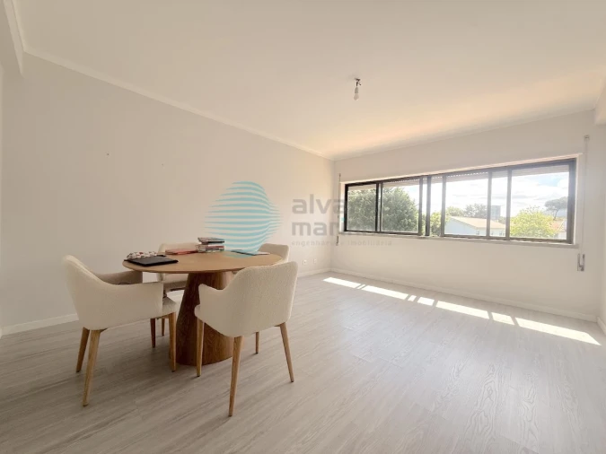 Apartamento T2 para Arrendamento em Vimeiro Foto 7