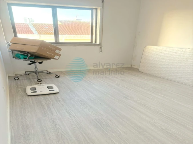 Apartamento T2 para Arrendamento em Vimeiro Foto 13