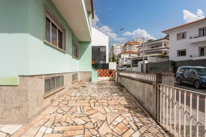 Apartamento T2 para Venda em Oeiras e São Julião da Barra, Paço de Arcos e Caxias