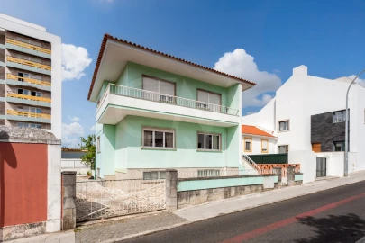 Apartamento T2 para Venda em Oeiras e São Julião da Barra, Paço de Arcos e Caxias