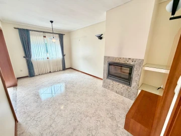 Moradia T4 para Venda em Madalena