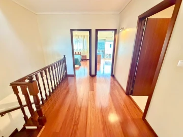 Moradia T4 para Venda em Madalena