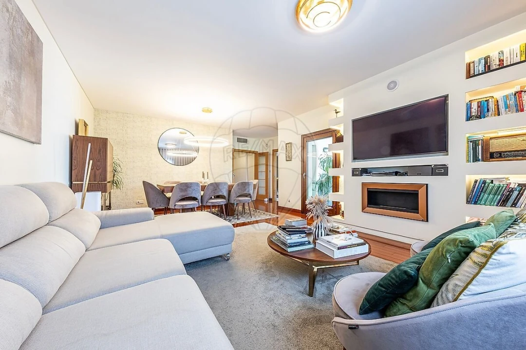 Apartamento T4 para Venda em Odivelas Foto 5