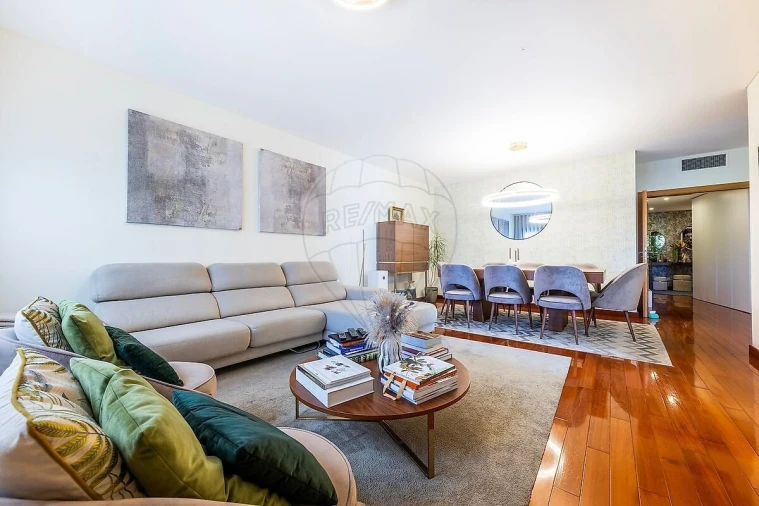 Apartamento T4 para Venda em Odivelas