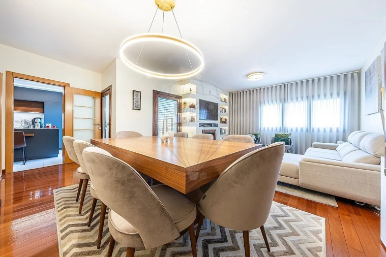 Apartamento T4 para Venda em Odivelas Foto 7