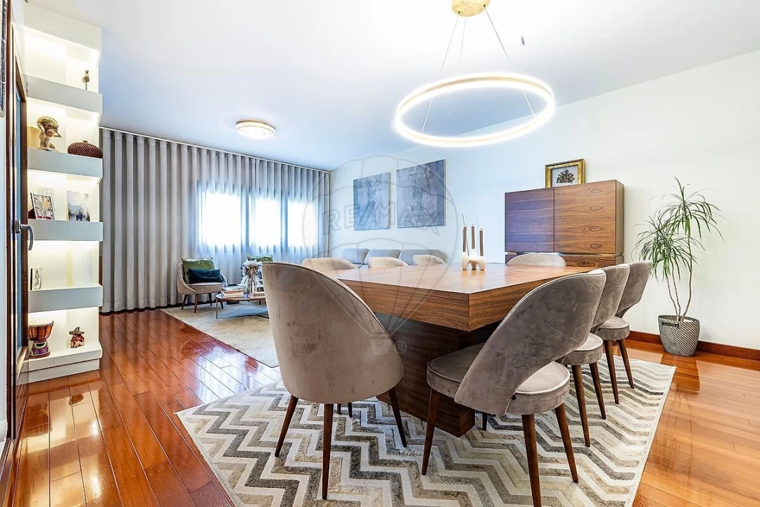 Apartamento T4 para Venda em Odivelas Foto 6