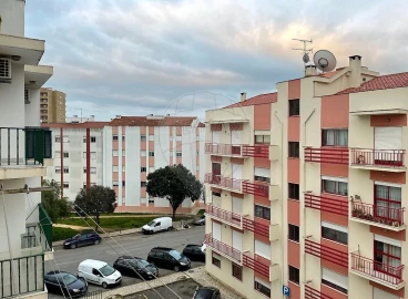 Apartamento T2 para Venda em Carregado e Cadafais