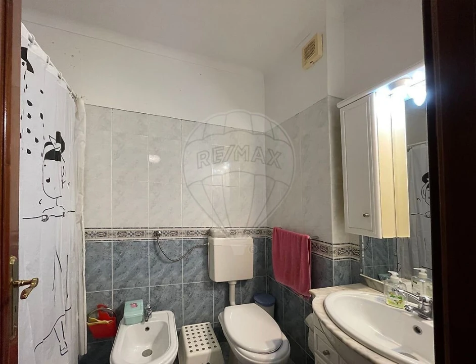 Apartamento T2 para Venda em Carregado e Cadafais Foto 9