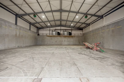Armazém para Venda em Chamusca e Pinheiro Grande