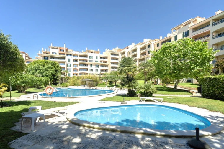 Apartamento T2 para Venda em Cascais e Estoril Foto 23