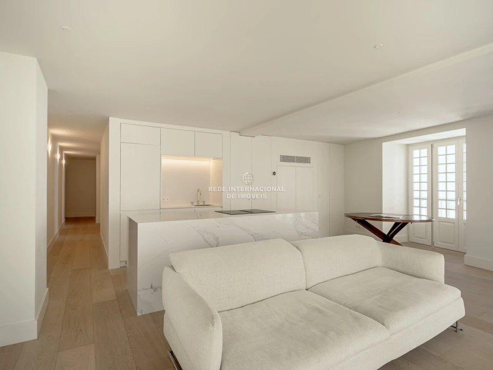 Apartamento T2 para Venda em Santo António Foto 31